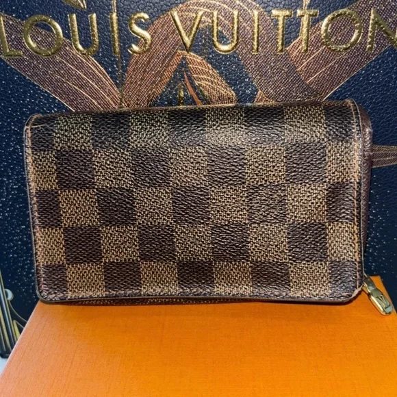 🖤Louis Vuitton Damier Wallet🖤 - Picture 1 of 10